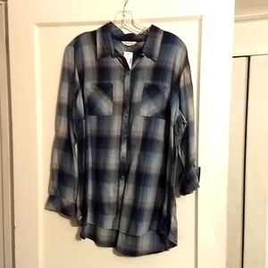 New navy plaid shirt with 3/4 length sleeve